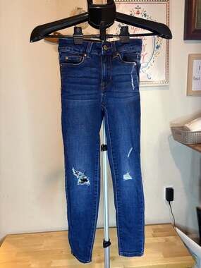 Celebrity Pink Girls Size 8 Distressed Skinny Jeans Dark Wash